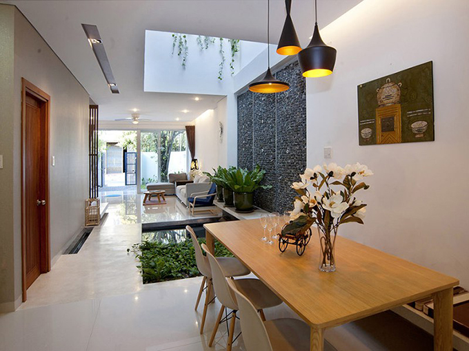 Thiết kế nhà ống 2 tầng hiện đại có giếng trời tại Quy Nhơn - Phối cảnh nội thất không gian chung