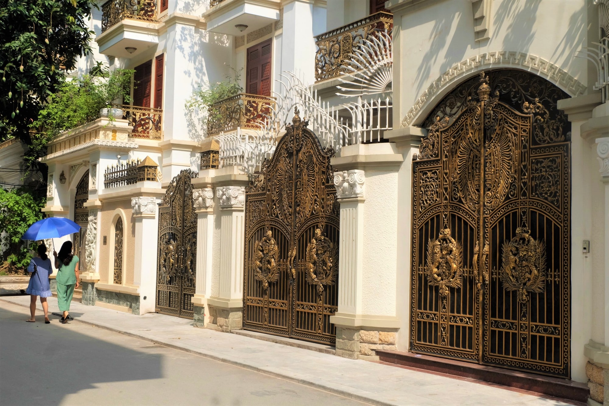 Thiết kế cổng biệt thự đẹp phong cách cổ điển 1