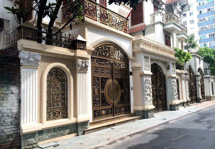 Thiết kế cổng biệt thự đẹp phong cách cổ điển 2