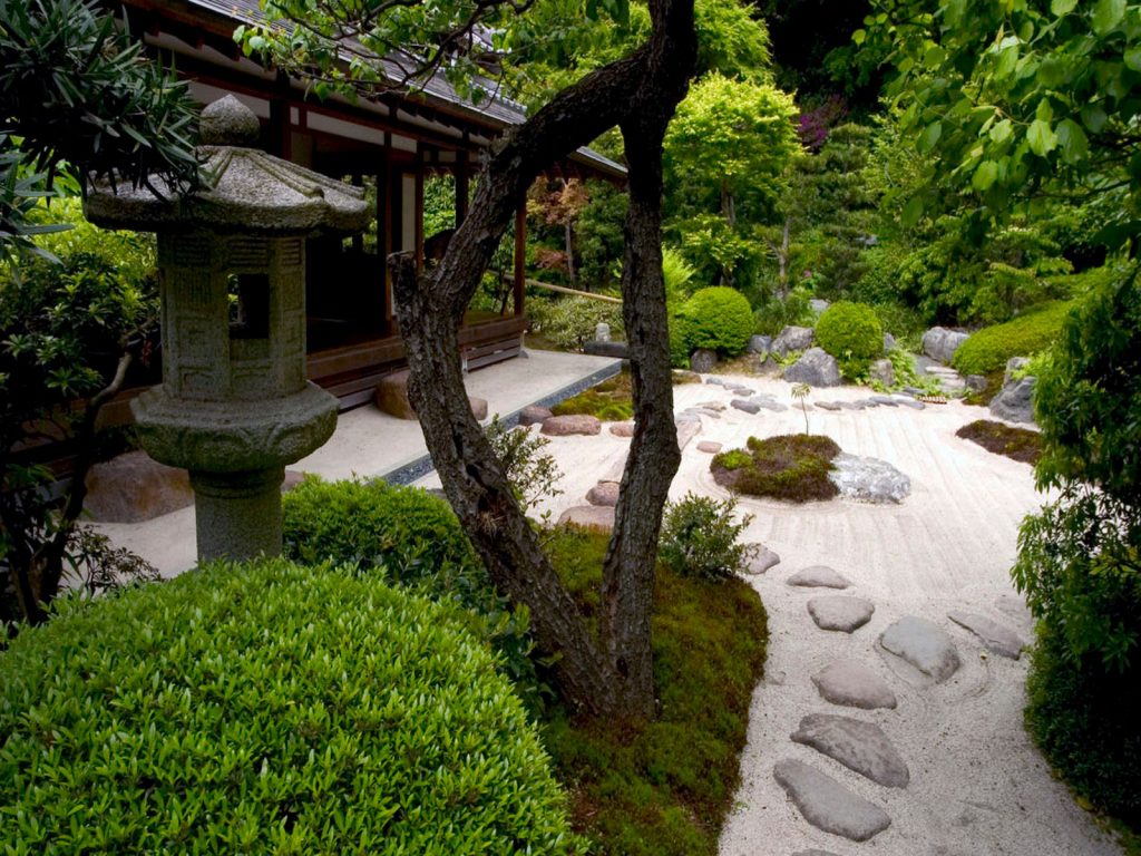 Mẫu thiết kế sân vườn Nhật Bản với không gian xanh thoáng mát
