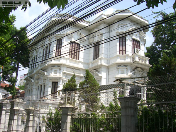 Ngôi biệt thự Pháp cổ đẹp trên phố Trần Hưng Đạo