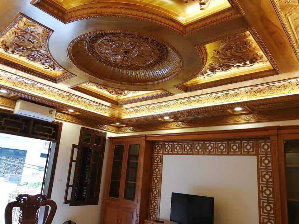 Mẫu phòng khách trần gỗ tự nhiên mang lại vẻ đẹp sang trọng
